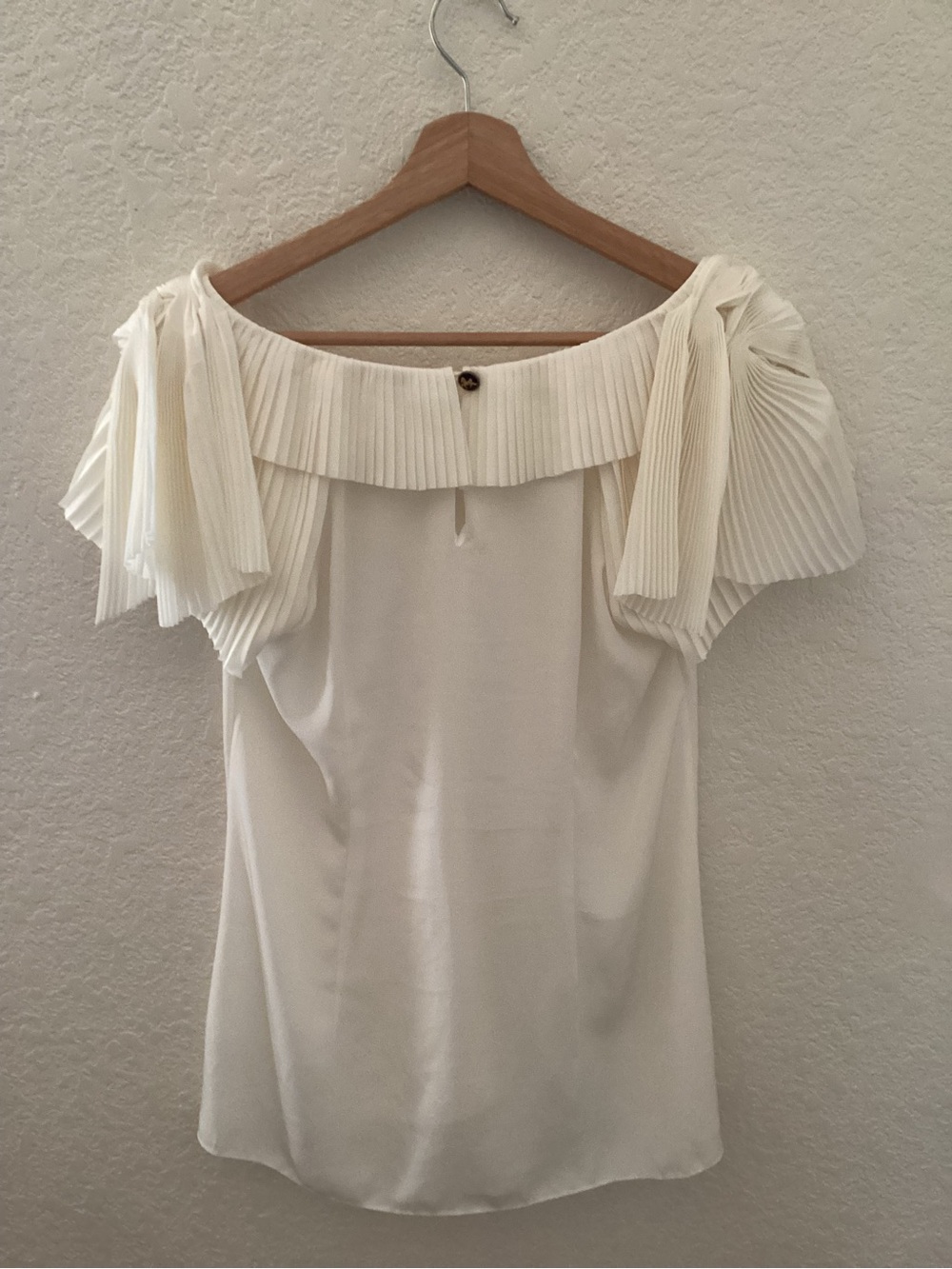 Anthropologie Leifsdottir White Off-Shoulder Pleated Ruffle Blouse - Picture 3 of 3